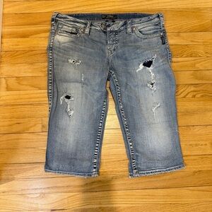 Women's Silver Tuesday Crop Mid Rise. Size 34X18